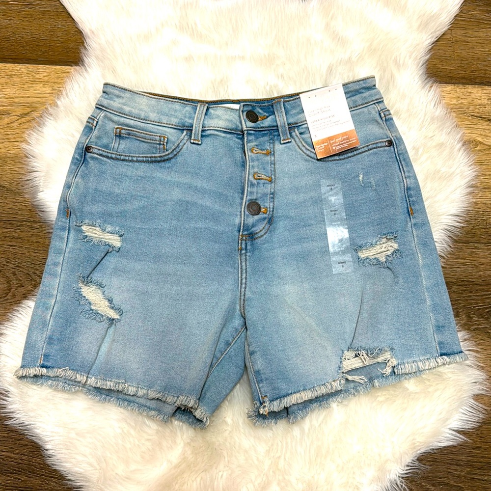Lauren Conrad Cut Off Short 🌼